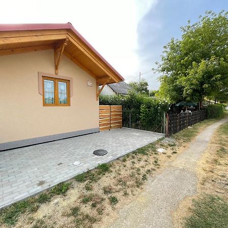 Ibolya Apartman Csisztapuszta Ngoại thất bức ảnh