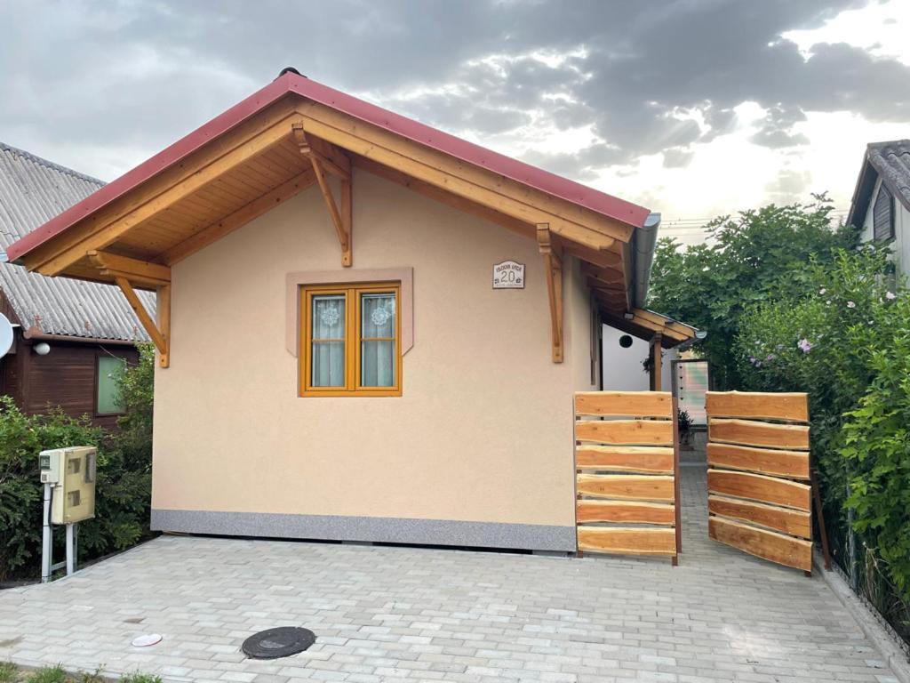 Ibolya Apartman Csisztapuszta Ngoại thất bức ảnh