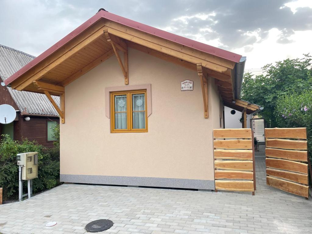 Ibolya Apartman Csisztapuszta Ngoại thất bức ảnh