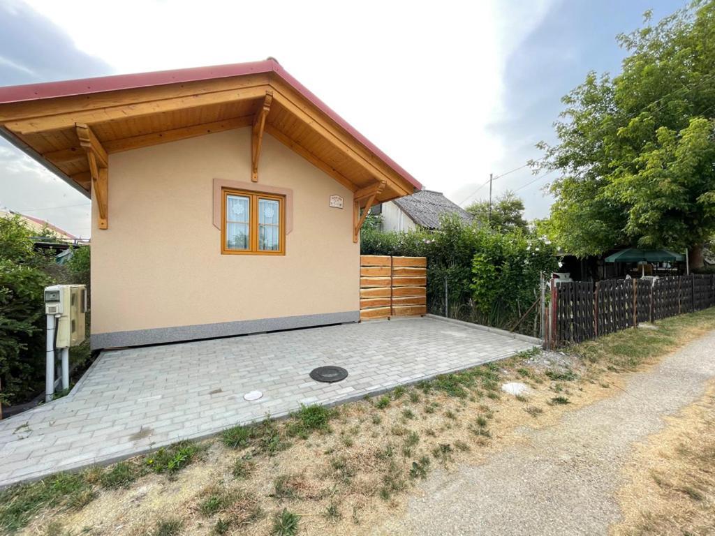 Ibolya Apartman Csisztapuszta Ngoại thất bức ảnh