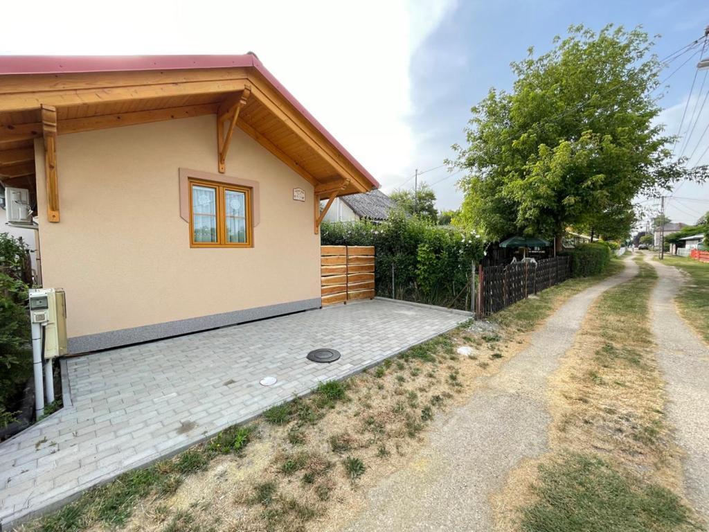 Ibolya Apartman Csisztapuszta Ngoại thất bức ảnh